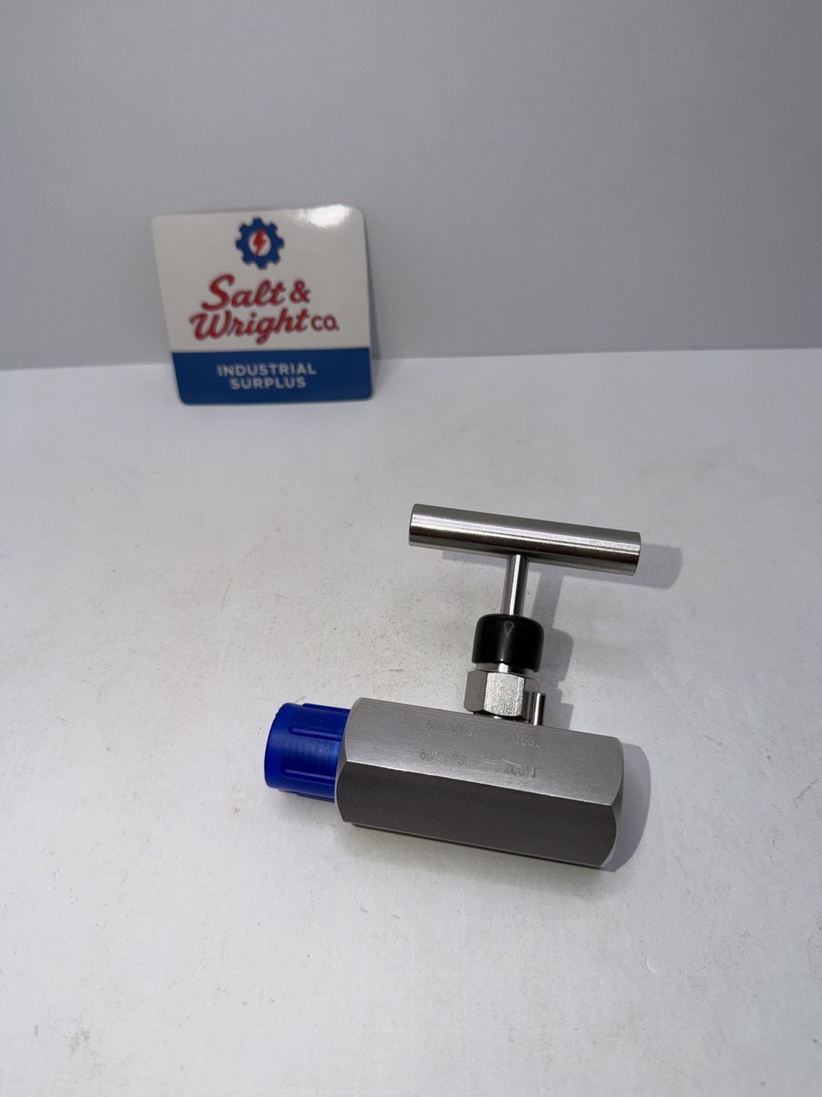 Noshok 504-MFS Needle Valve 1/2 in NPT Male x 1/2 in NPT Female NEW OPEN BOX