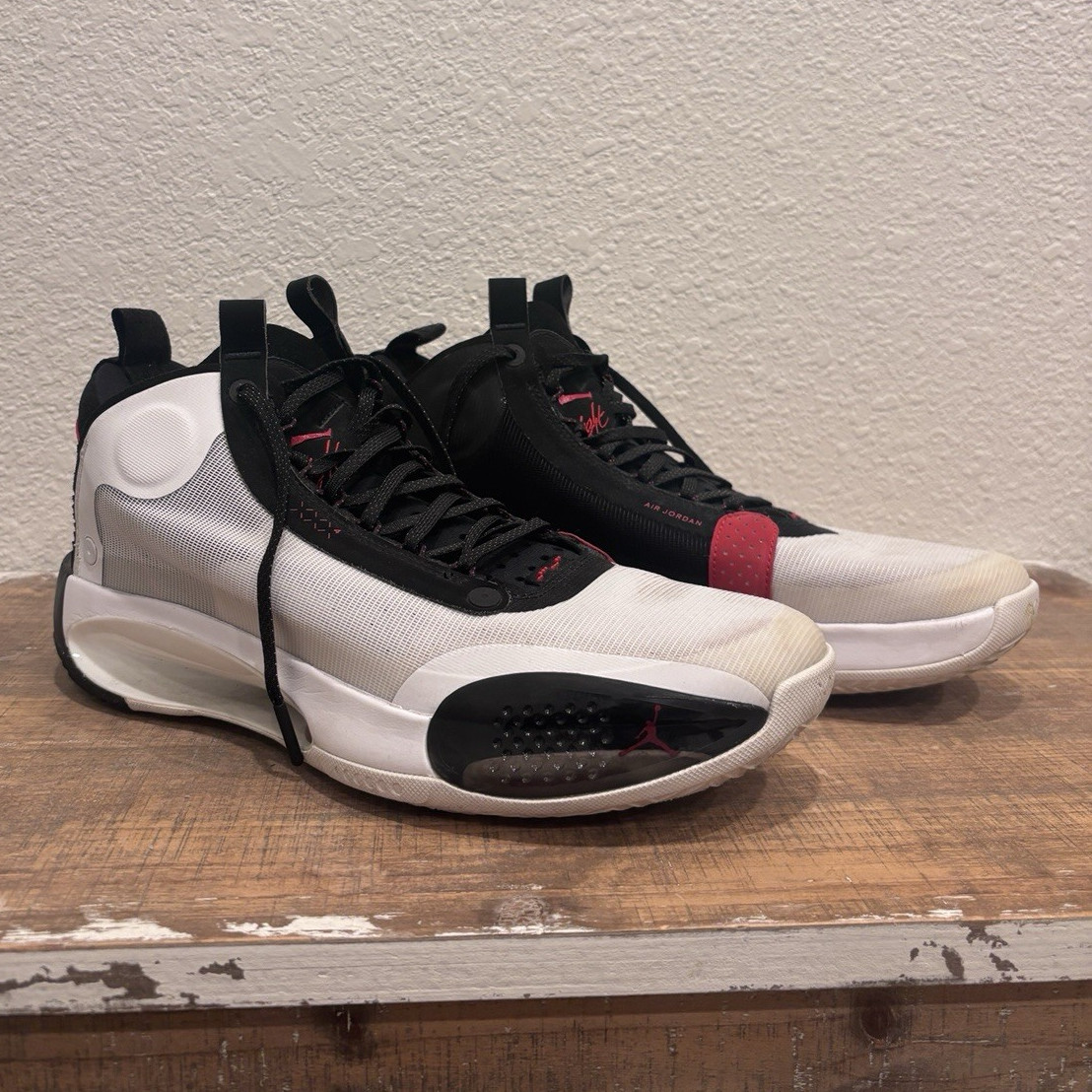 Jordan Air Jordan Men's Basketball Mid Top Lace-Up Colorblock Sneaker