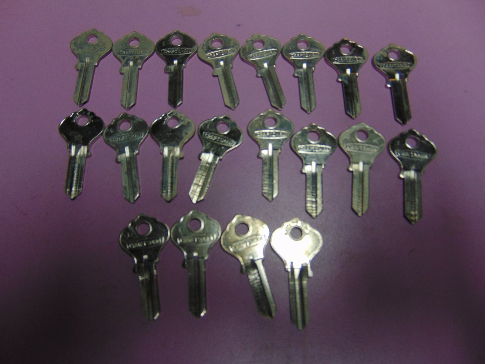 19  KEYS ORG. CHARFTMAN   KEYS BLANKS UNCUT       LOCKSMITH