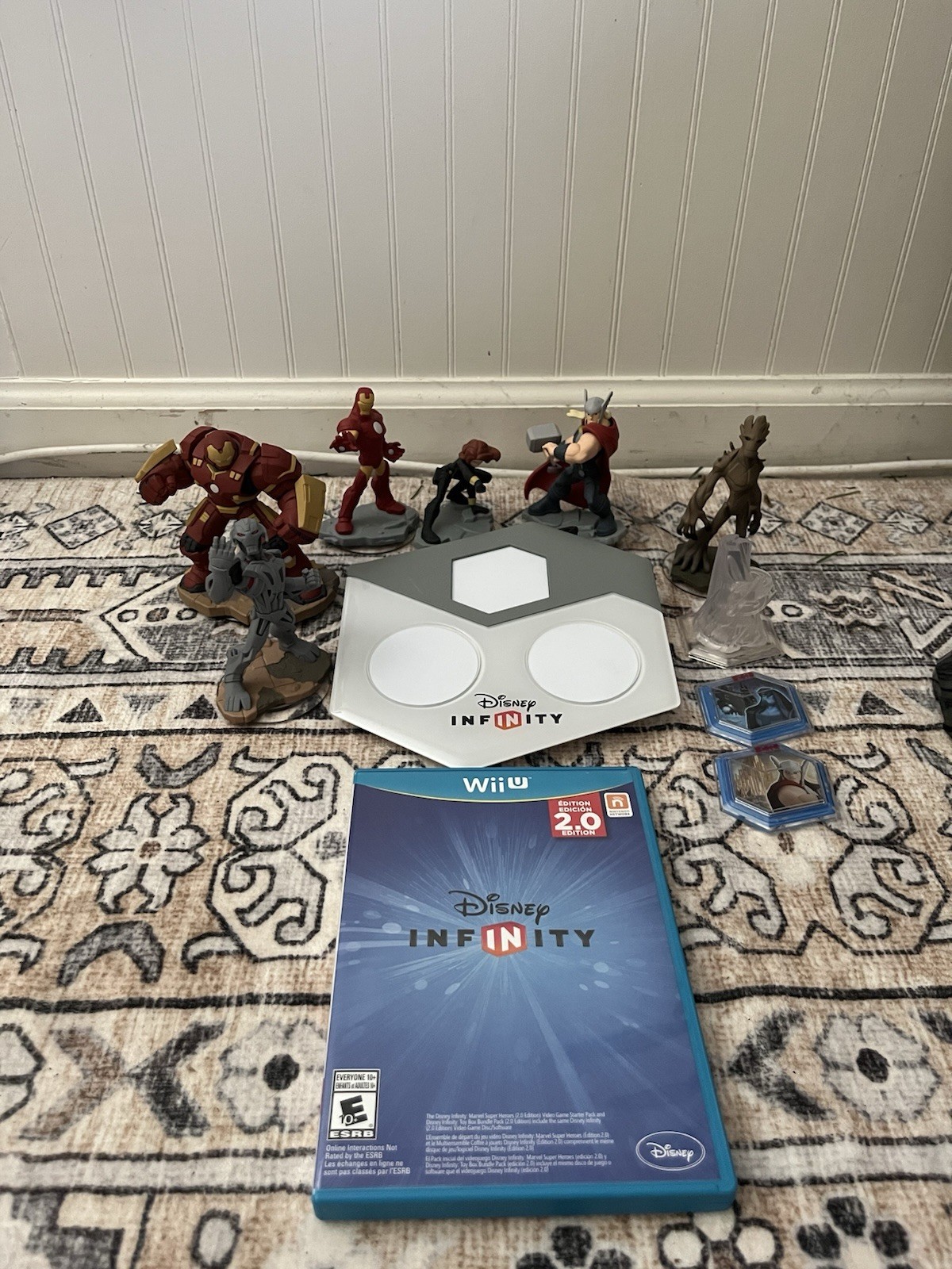 Disney Infinity 2.0 Nintendo Wii U Game Bundle Base/Portal & Figures Marvel GOTG