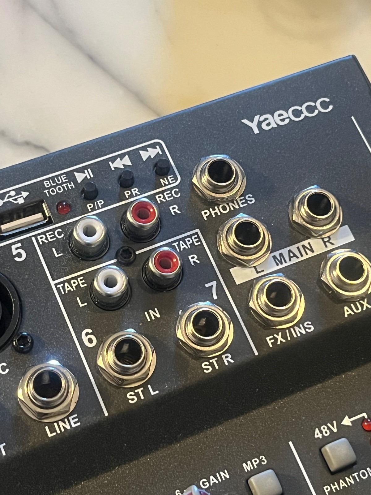 Yaeccc Professional 7 Channel Console Mixer (Effects Processor) Tested Works