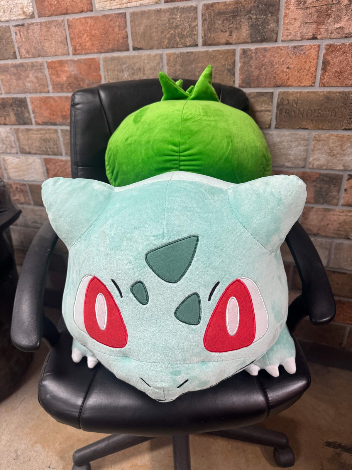 Pokemon Center Life Size Bulbasaur Plush NEW - Authentic NT102425