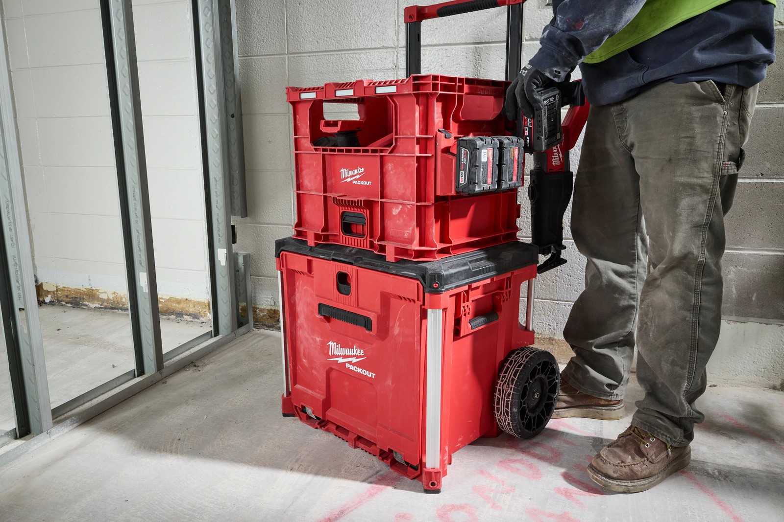 Milwaukee Tool 48-22-8439 PACKOUT Xl Crate