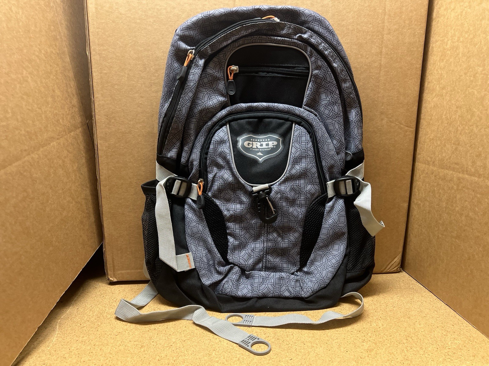 High Sierra GRIP Dynamic TG5904 Backpack Bookbag w/ Monster Hook Gray Black NEW