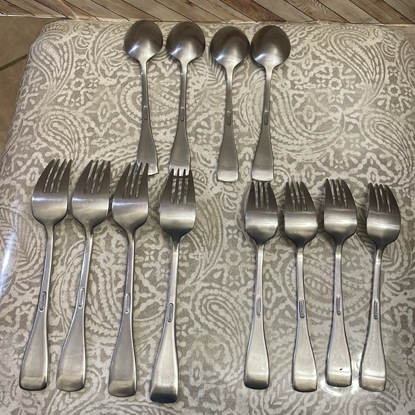 VINTAGE ONEIDA flatware heavy. 4 each Tablespoons, salad forks & dinner forks.