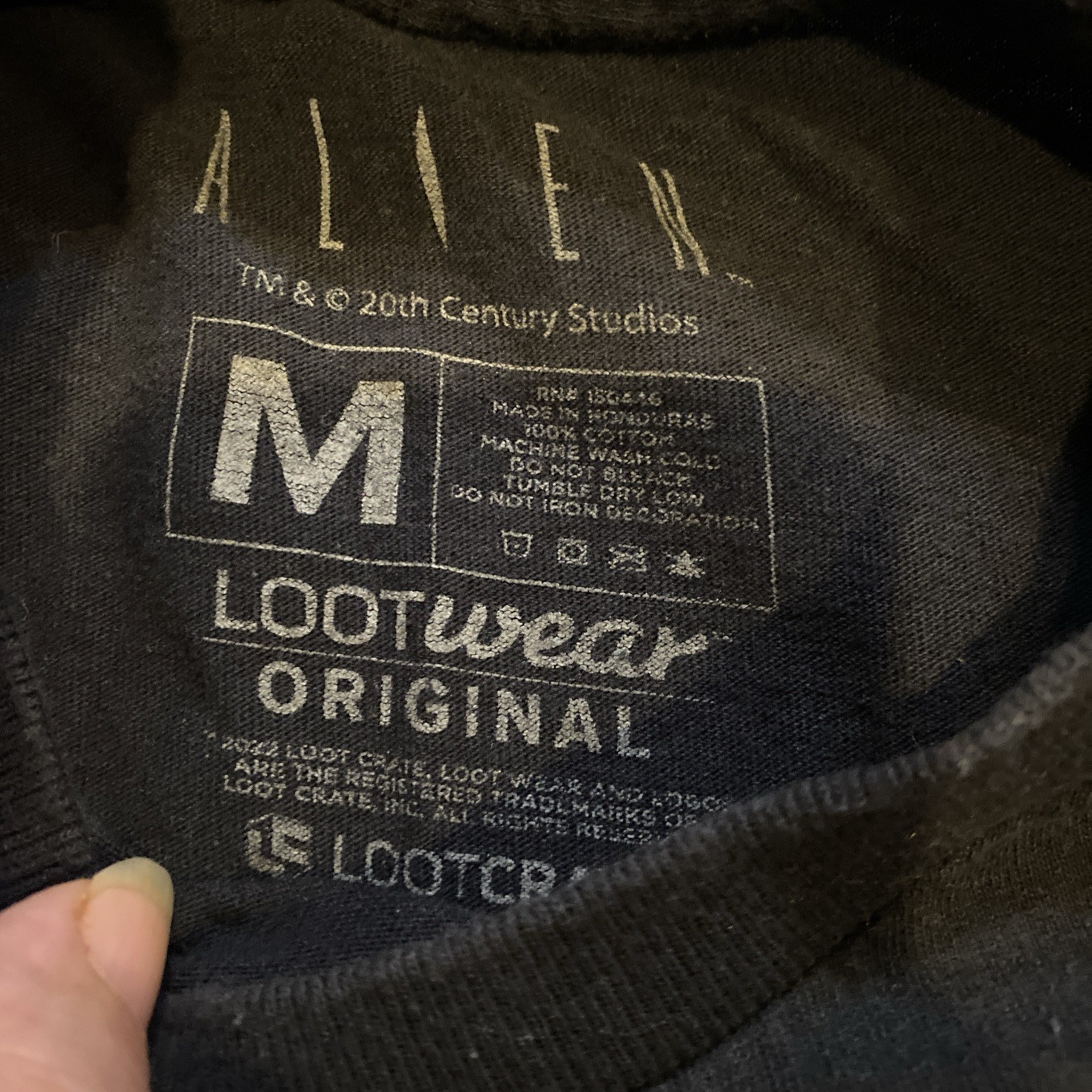 LOOT CRATE ADULT UNISEX ALIEN SHORT SLEEVE T-SHIRT BLACK Medium