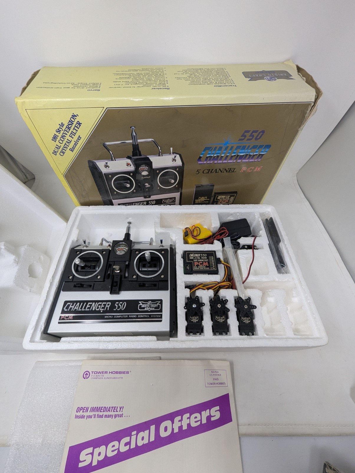 Collectible Aristo-Craft Challenger 550 radio control system w/servos untested