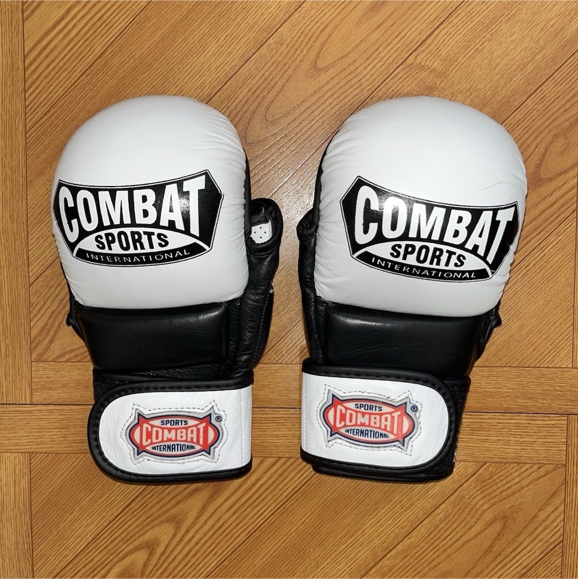 Combat Sports MMA Grappling gloves for sparring 7oz ,size M brand new
