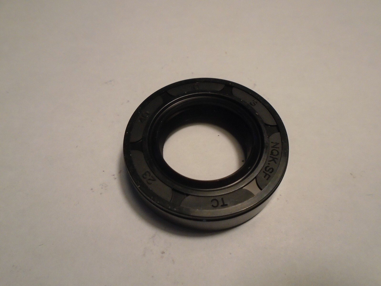 NEW TC 23X40X10 DOUBLE LIPS METRIC OIL / DUST SEAL 23mm X 40mm X 10mm