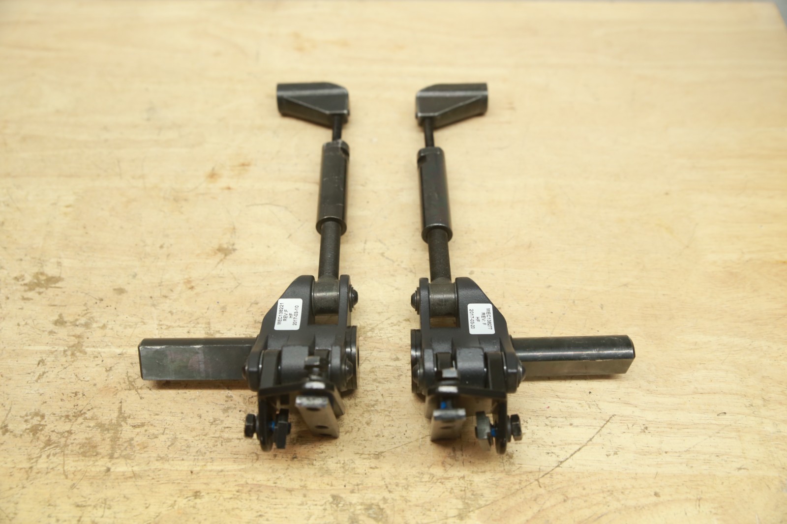 Quantum ARMREST MOUNTS Angle Articulation Brackets V2 12-20" - Edge 2.0 3 4Front