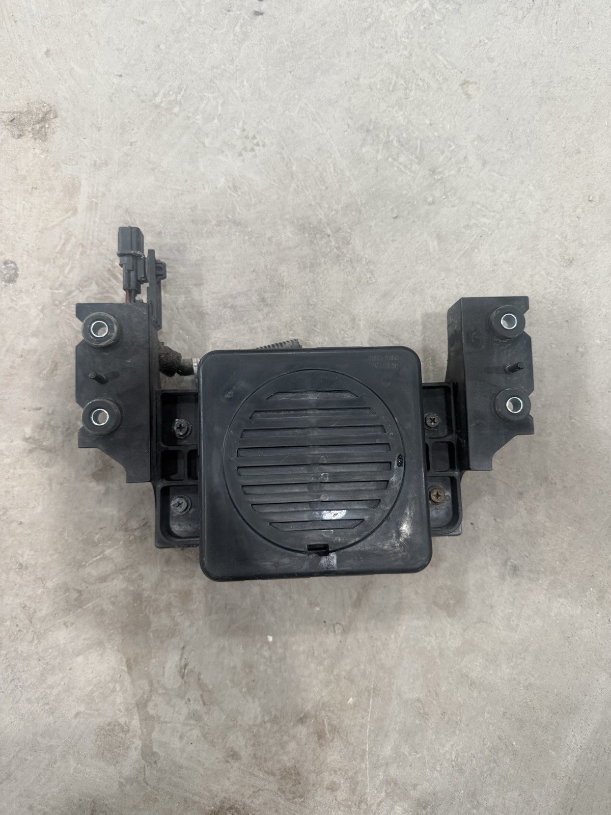 HYUNDAI SONATA HYBRID 20-23 OEM ELECTRIC VEHICLE SOUND ALERT WARNING SPEAKER 72K