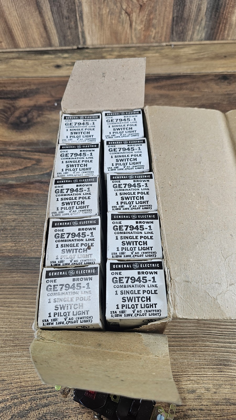 NOS General Electric GE7945-1 Single Pole with Pilot Light Lot Of 10