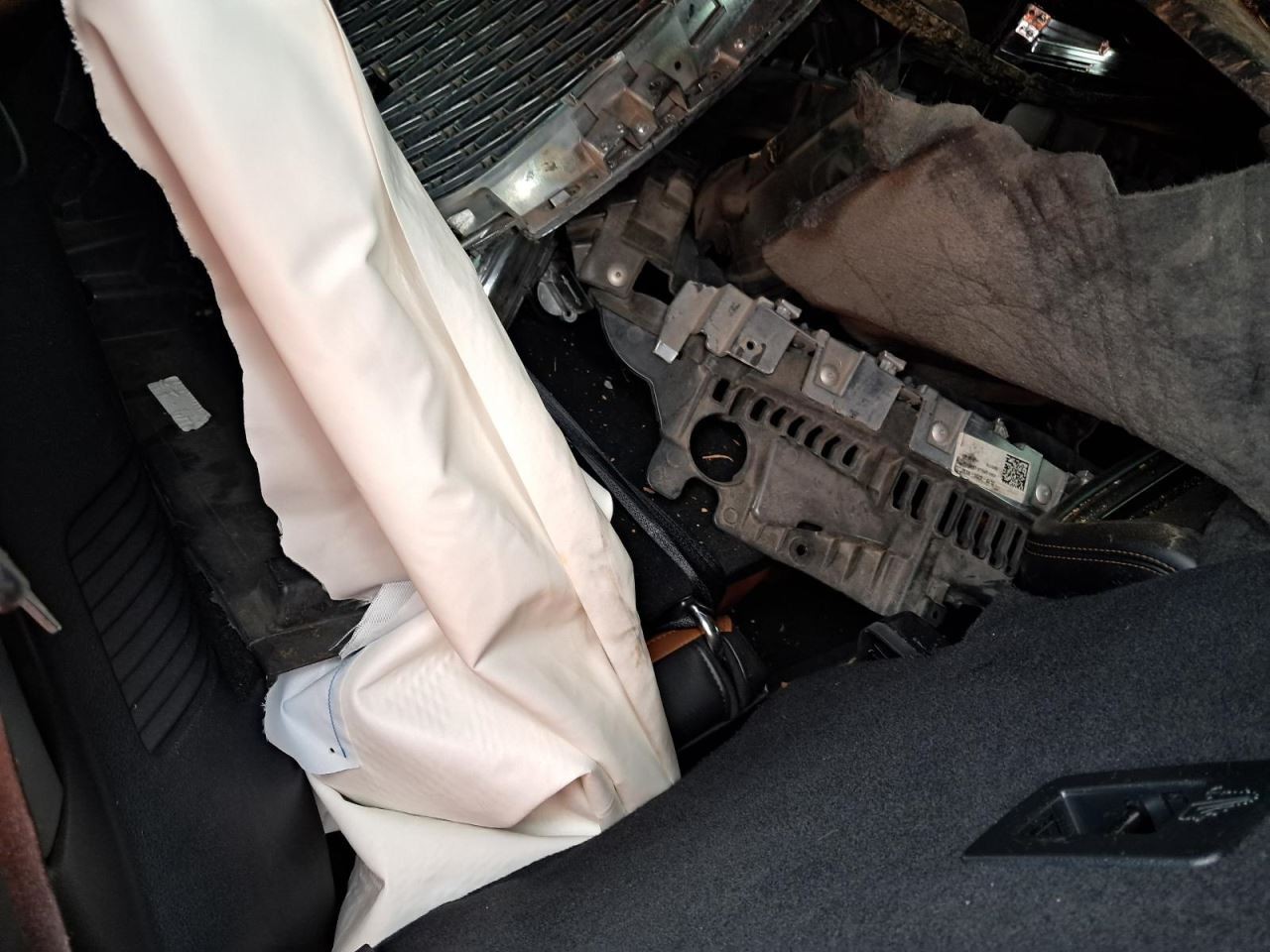 NAVIGATOR 2019 Glove Box 4815593