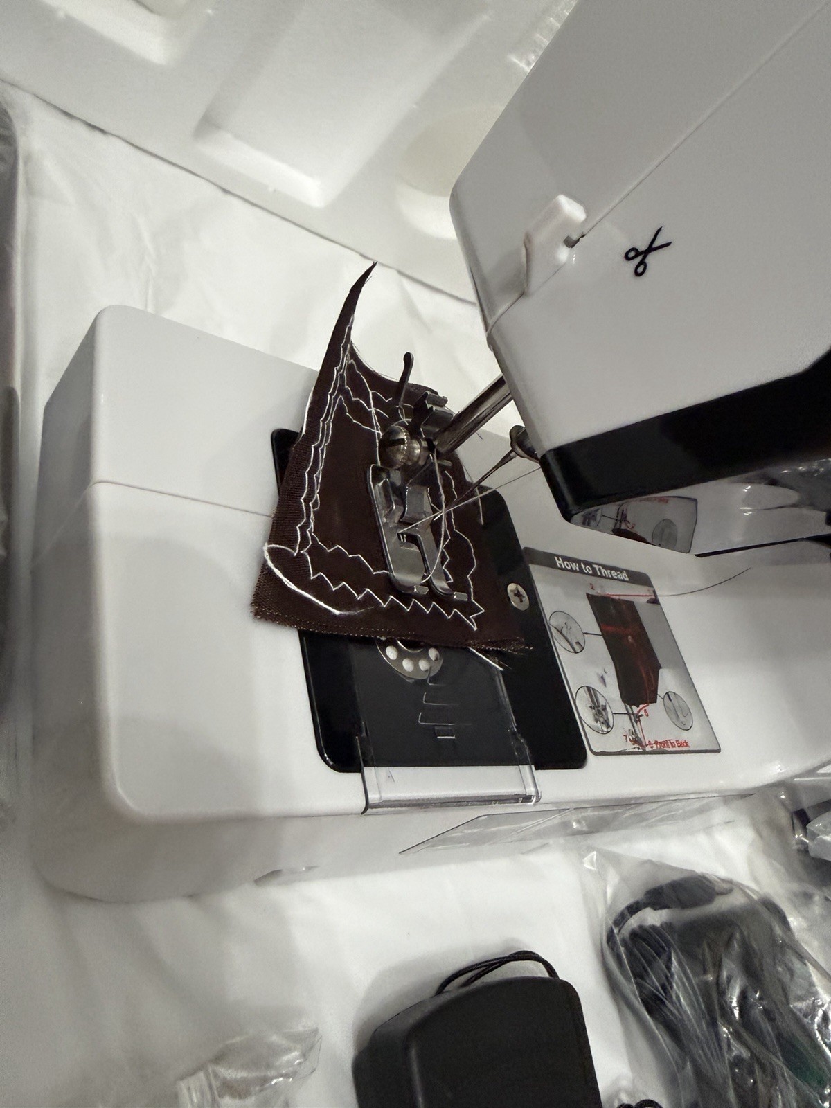 SM-202 Electric Sewing Machine 36 Stitch Extension Table Tested