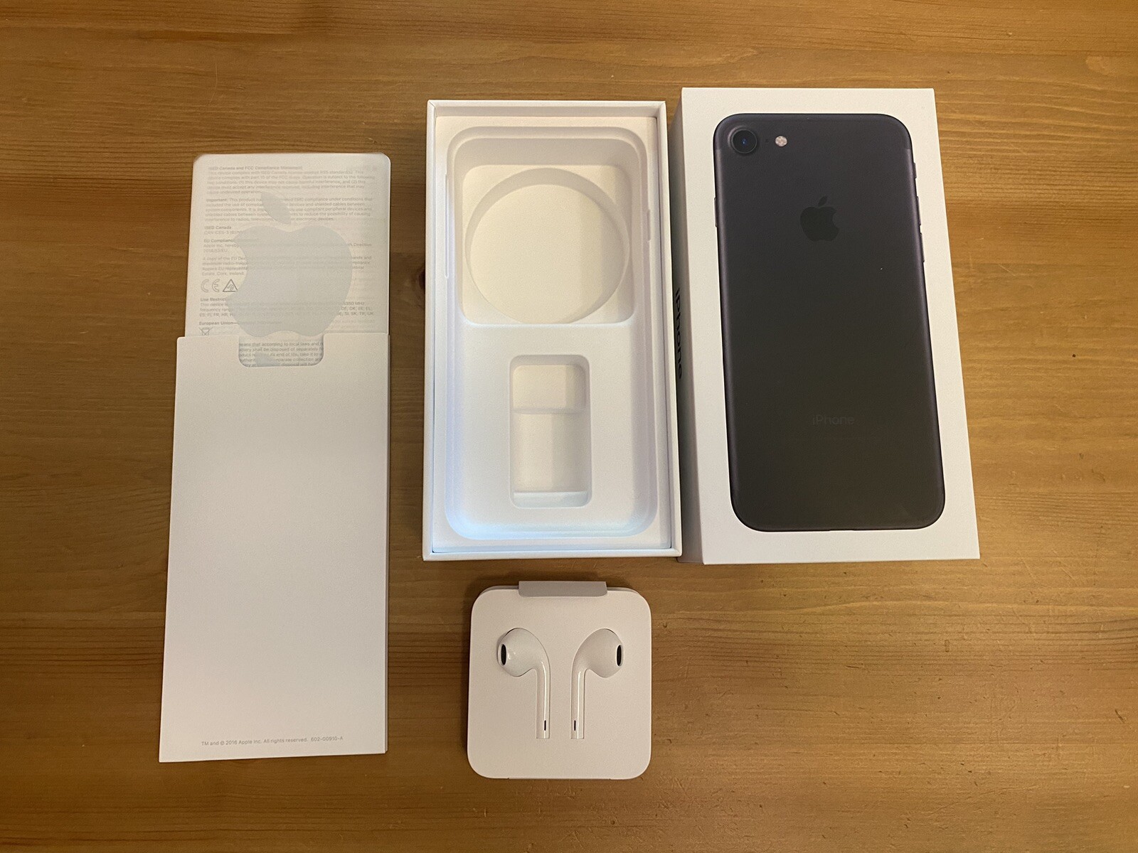 Apple iPhone 7 Black 32GB Box Inserts & Unused EarPods Earphones Headphones