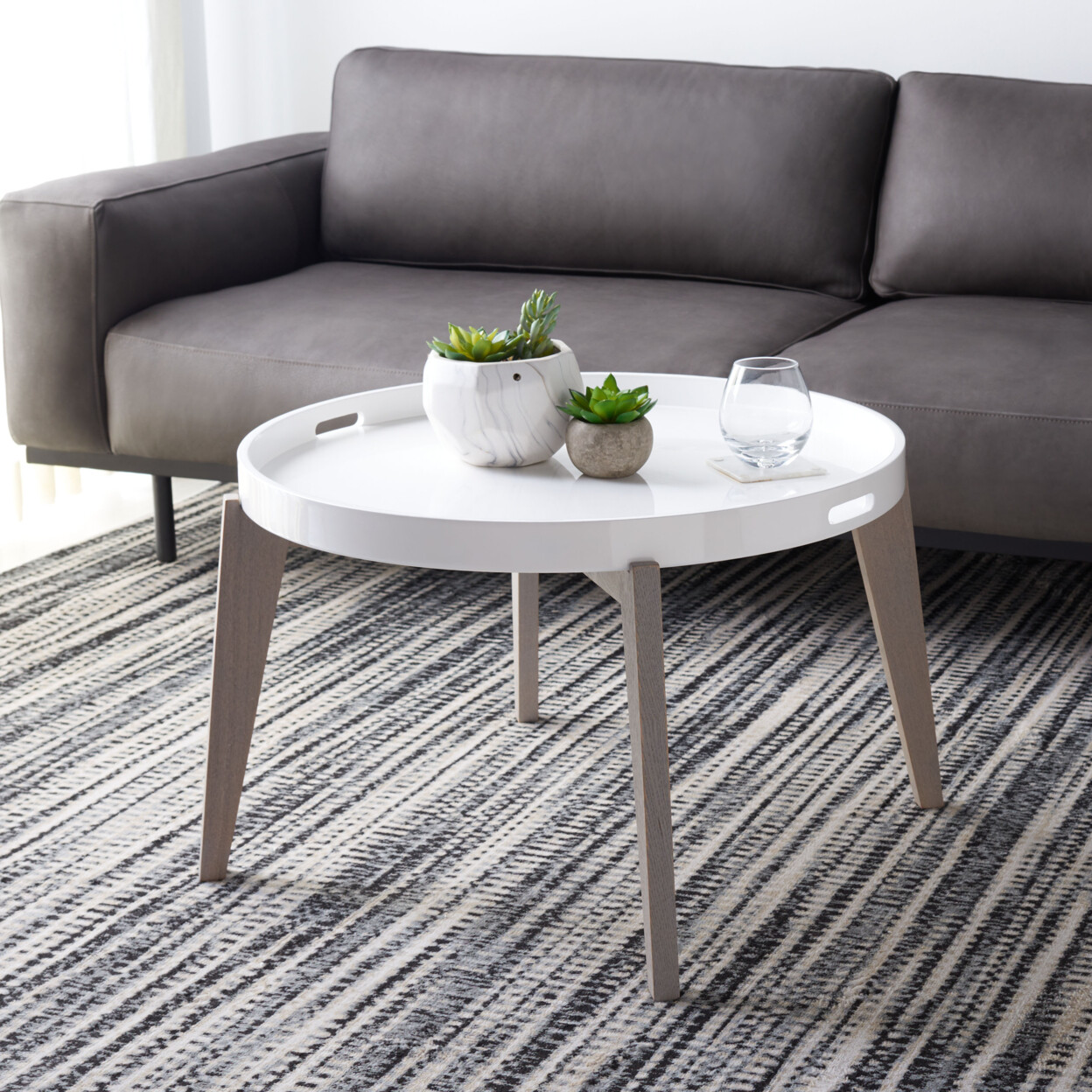 SAFAVIEH Echo Mid-Century Lacquer Tray Top Lacquer End Table | White / Grey |