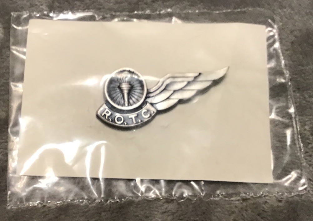 US Army ROTC Flight Training Student Oxidized Metal Qualification Badge Insignia