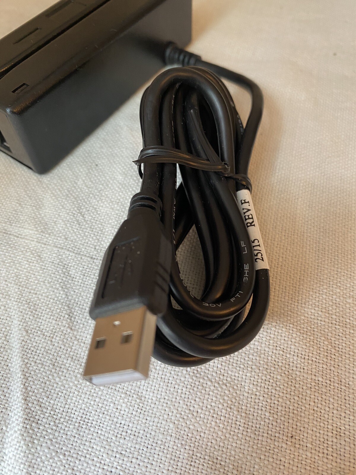 IDTECH USB Credit Card Reader - Model: IDRE-334133B-1M