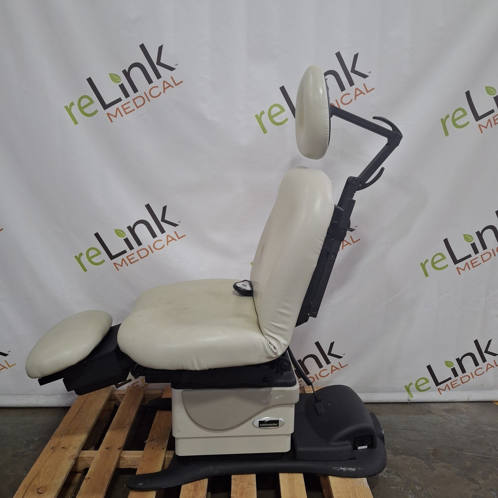 Midmark 630 Procedure Chair
