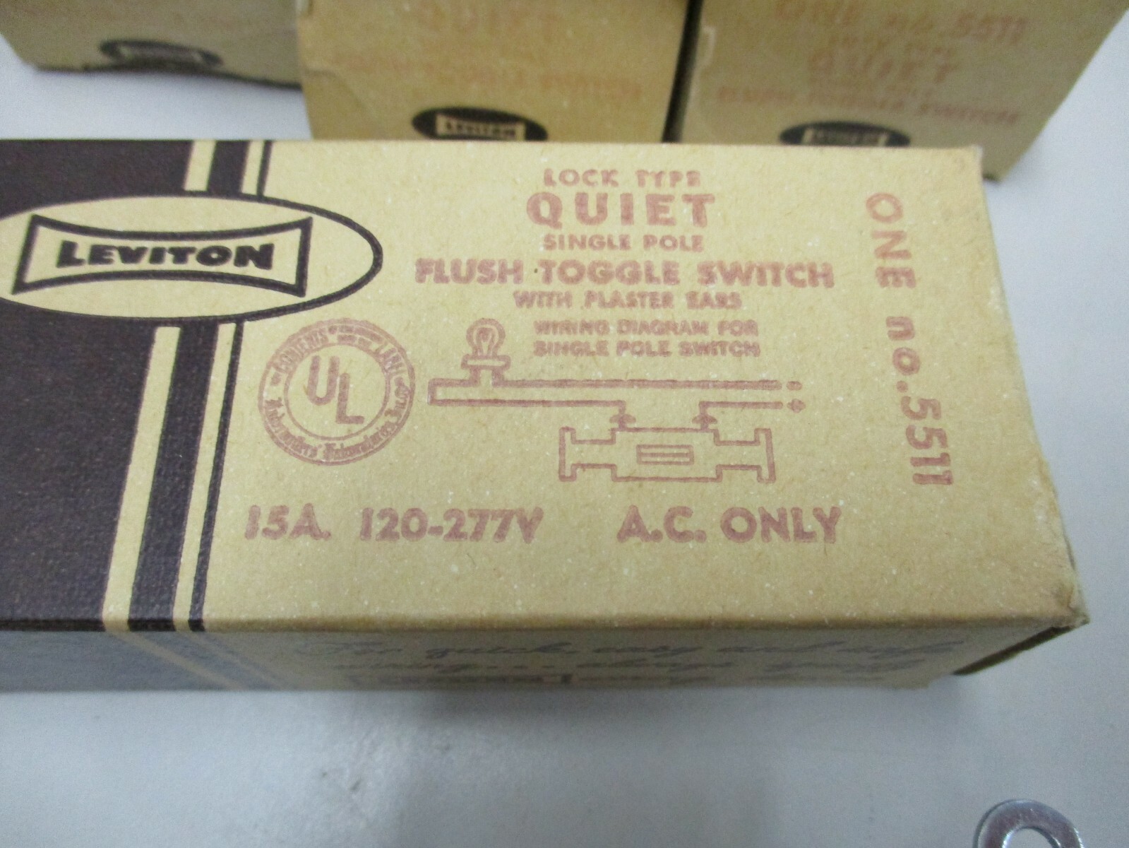 Leviton 5511 Lock Type Quiet Single Pole Flush Toggle Switch 15A-120V-277VAC (6)