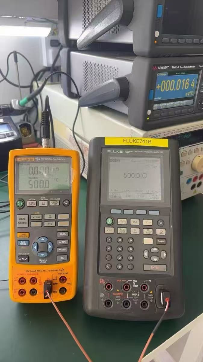 Fluke 726 Precision Multifunction Process Calibrator
