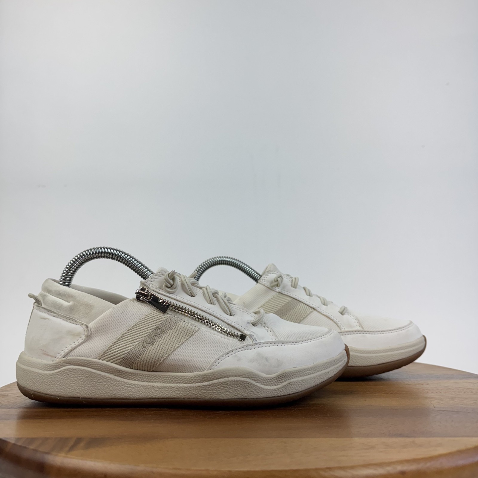 Womens Ryka Carefree Zip Ivory Fabric Comfort Casual Low Sneakers Size 7.5 M GUC