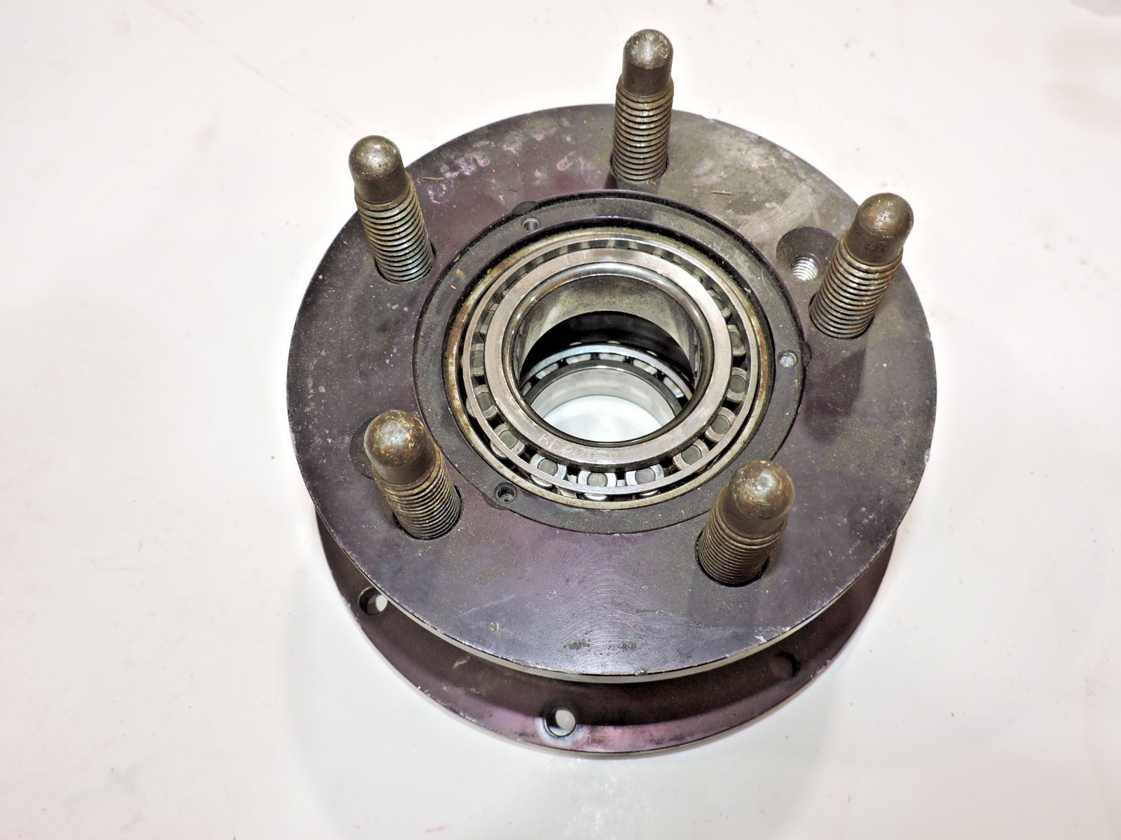 Aluminum 5x5 hub w/ REM bearings / studs, coarse thread Late Model NASCAR