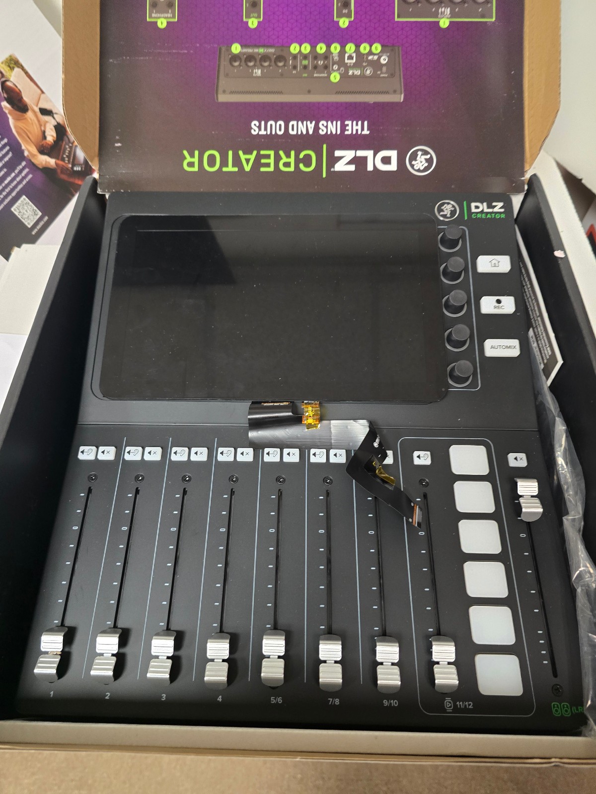 Mackie DLZ Creator Advanced Adaptive Digital Mixer With Mix Agent Technology