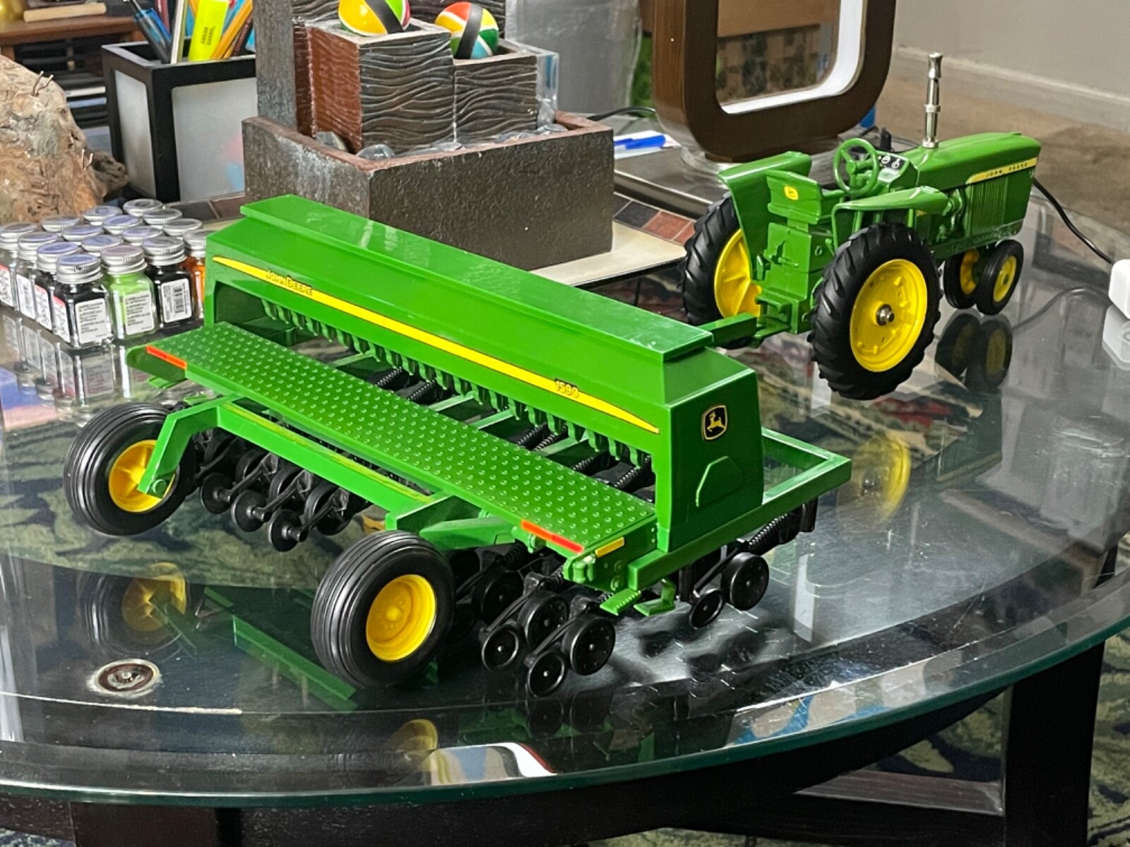 1:16 SCALE DIECAST METAL TRACTOR MODEL