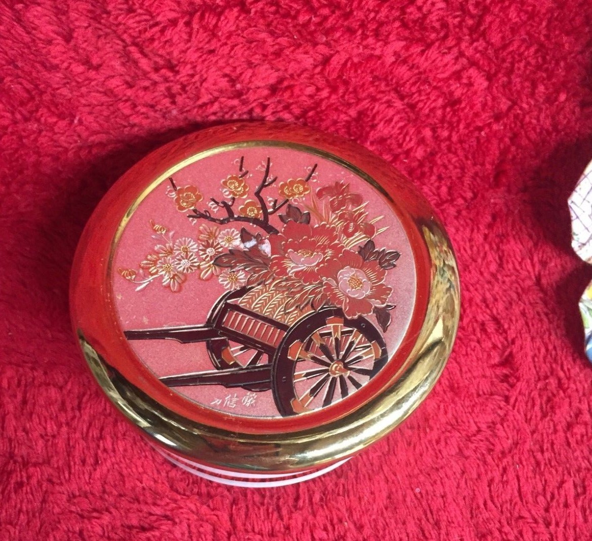 Chokin Art Trinket Box Beautiful 24KT Gold Rim Flowers In A Wagon Nice Small