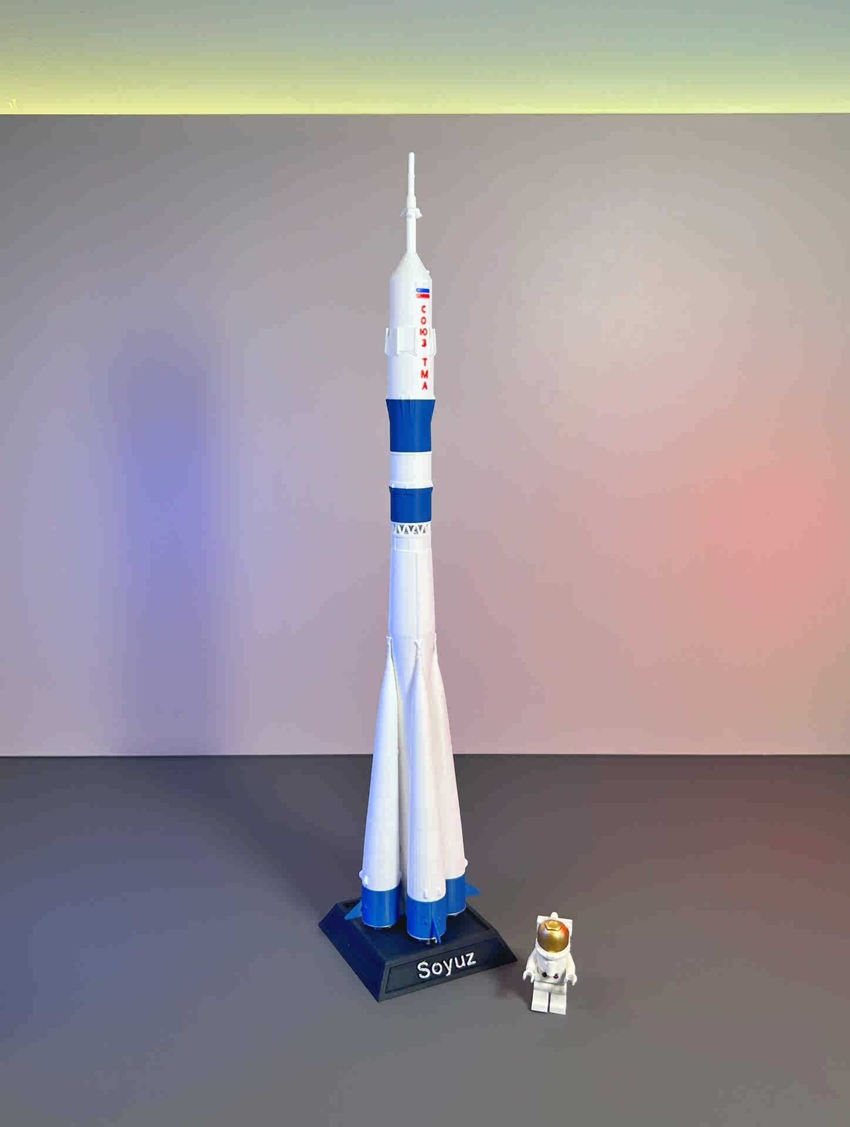 1:120 CCCP Soyuz Р-7 R-7 Carry Rocket Model Finished 60th Blue/White Painted