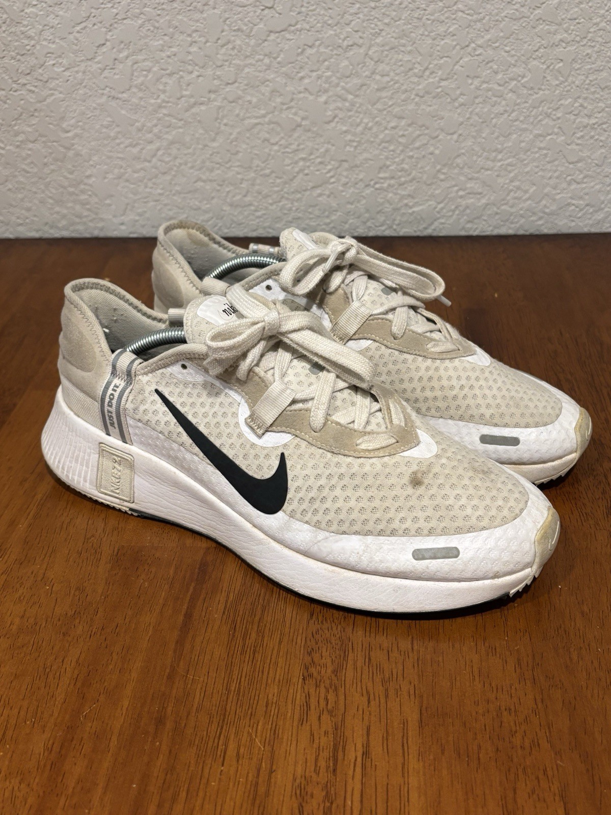 Nike Running Shoes Sneakers, Men's Size 9.5 CZ5631-102, White With Black Swoosh