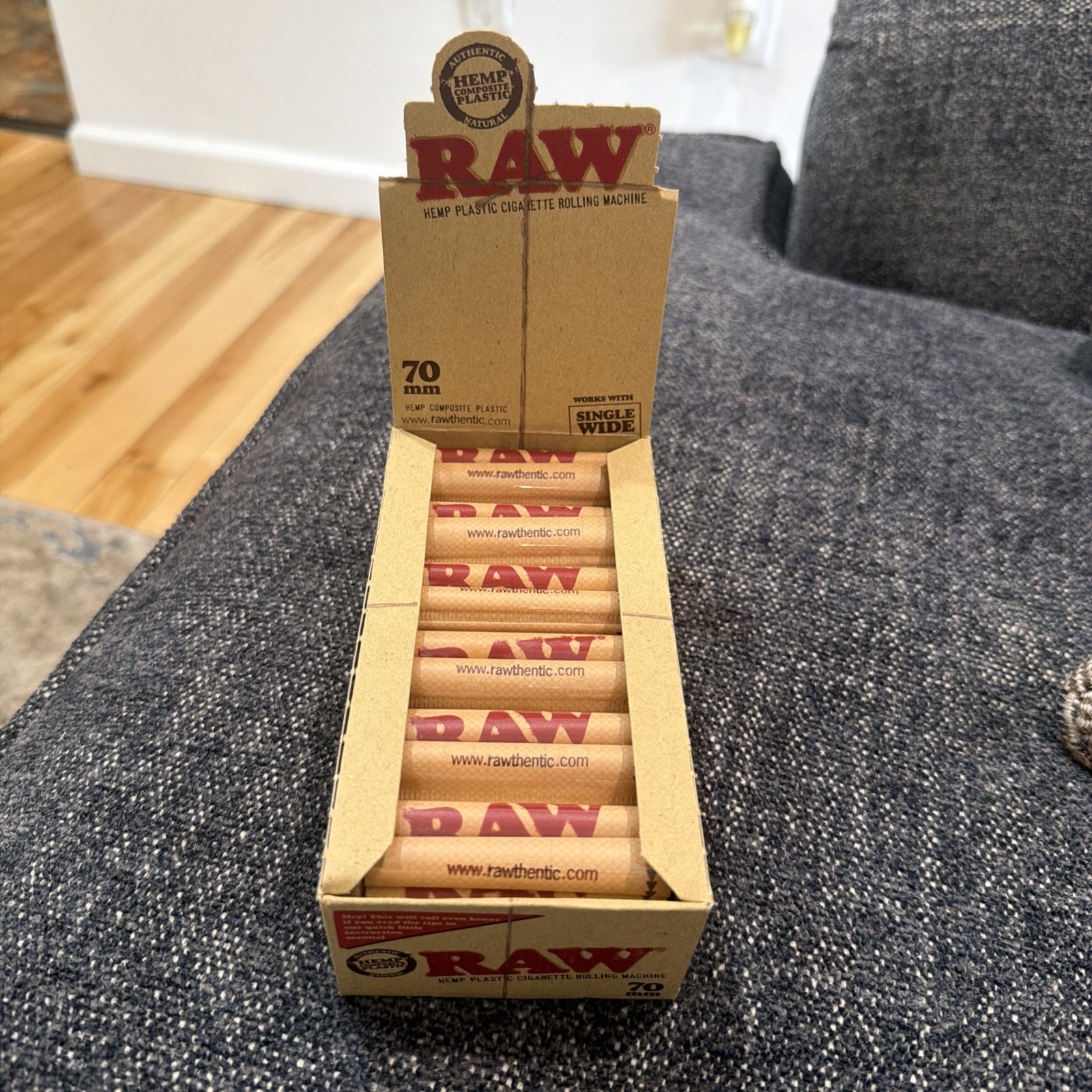 RAW 70mm Rolling Machine – Retail Display Box of 12 Rollers