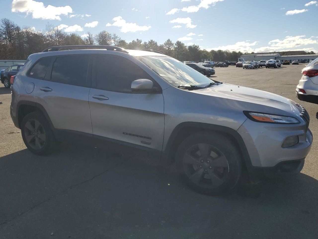 CHEROKEE 2016 Air Shutter 756576