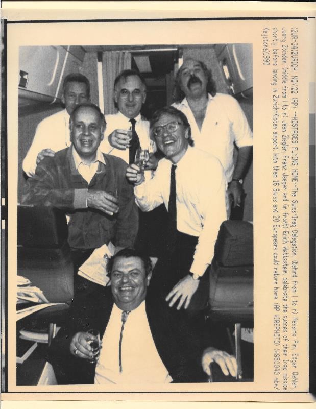 1990 Hostages Flying Home The Swiss Iraq Delegation Original News Photo