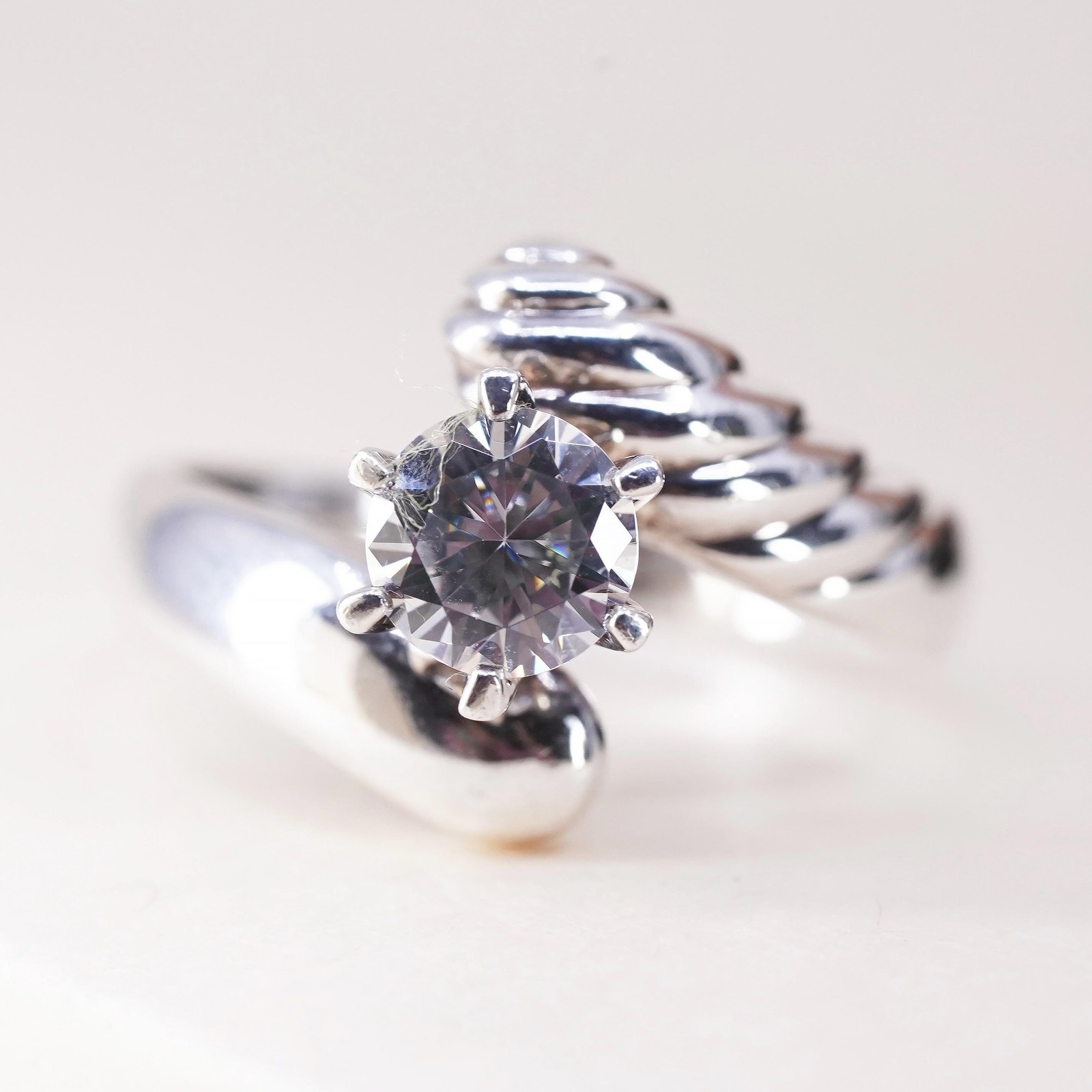 Size 9.75, Vintage Sterling 925 silver ring with round cut CZ cluster details