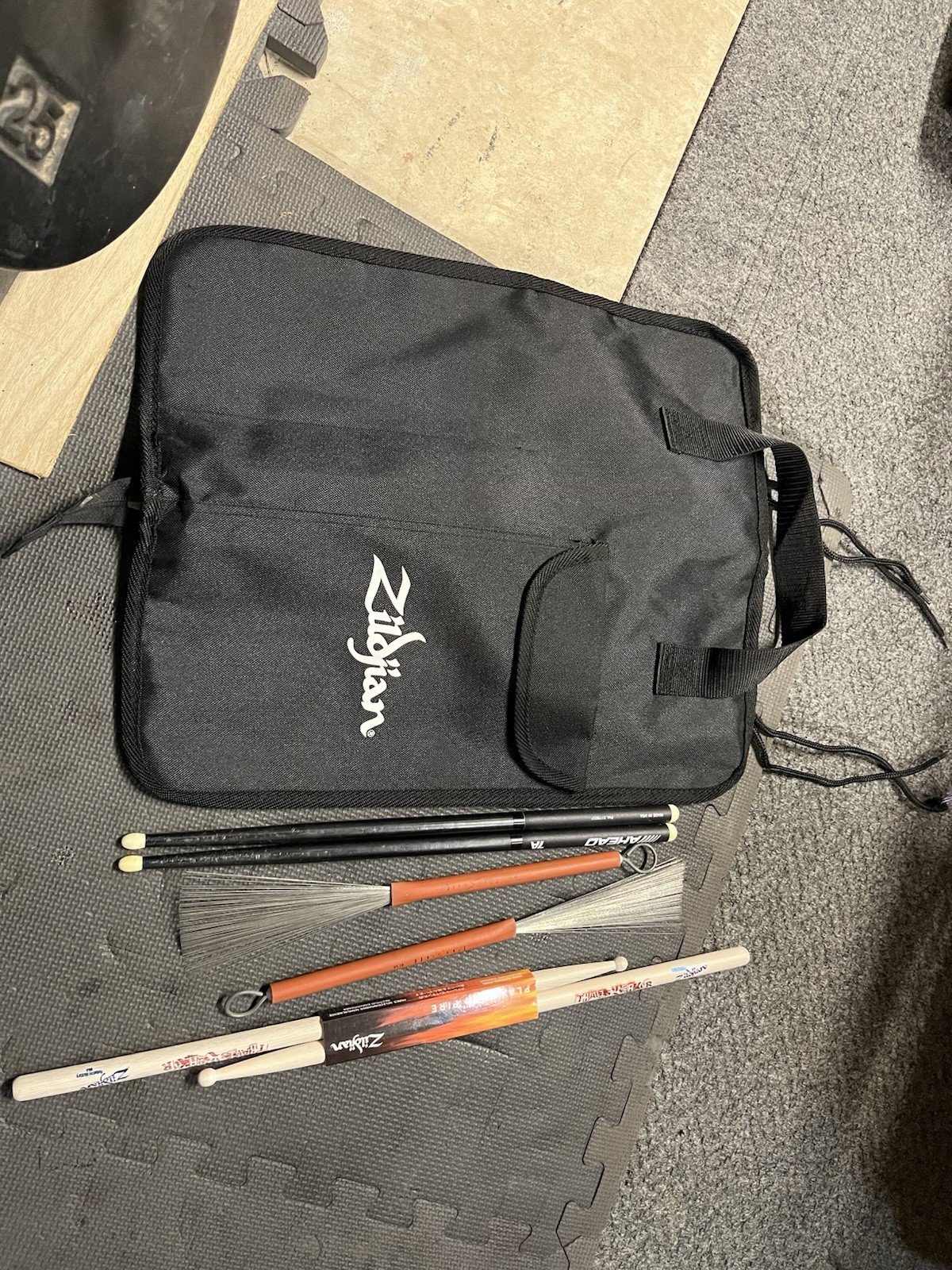 Drum Kit Stick Bag With Ahead 7a, Verisonic Vs10 Brushes And New Travisbarker St