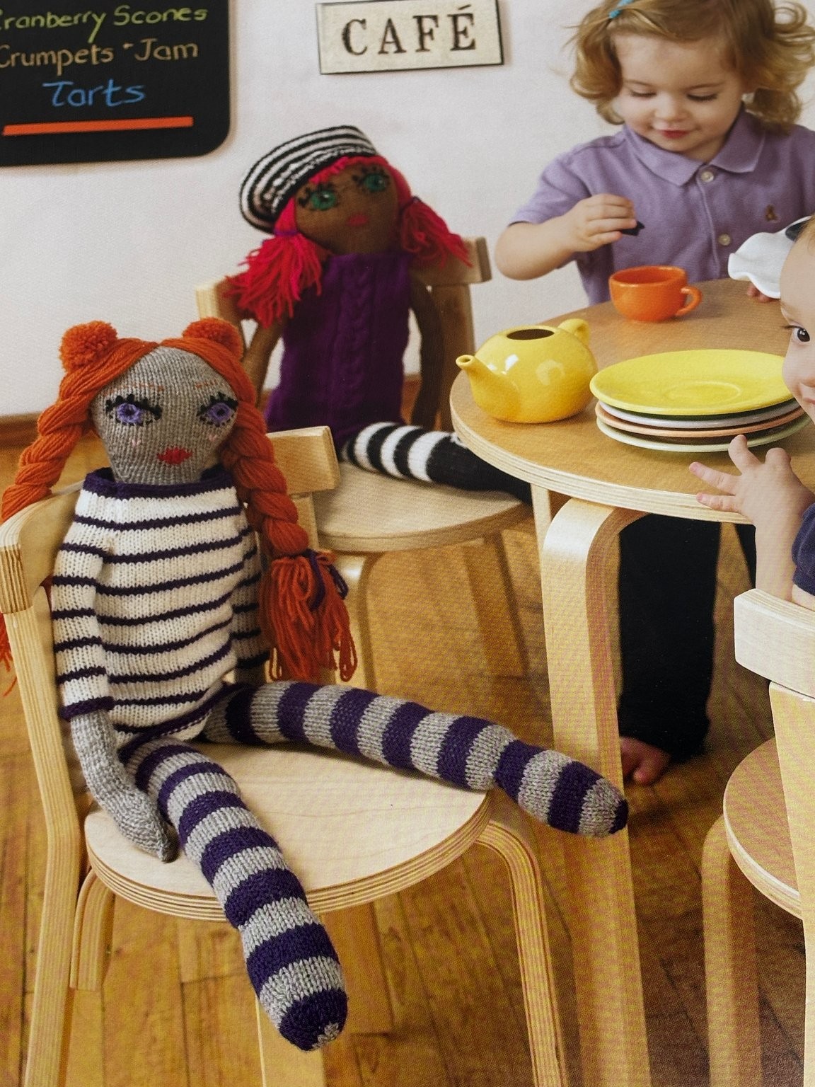 Kay Coyle Mimi & Bobbi Beatnik Dolls Knitting Pattern Book Pages