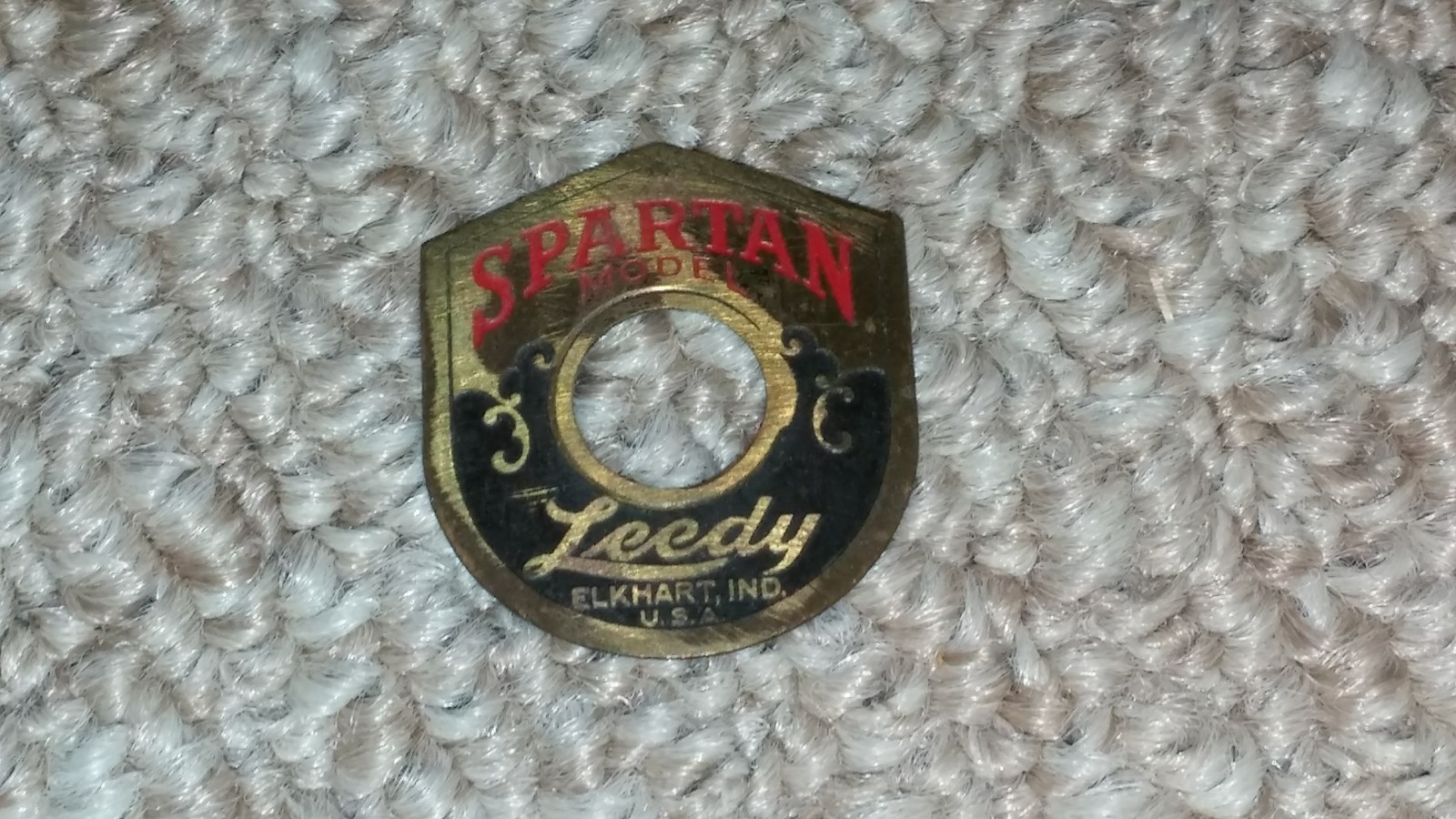 Rare Leedy Spartan Drum Badge (460)
