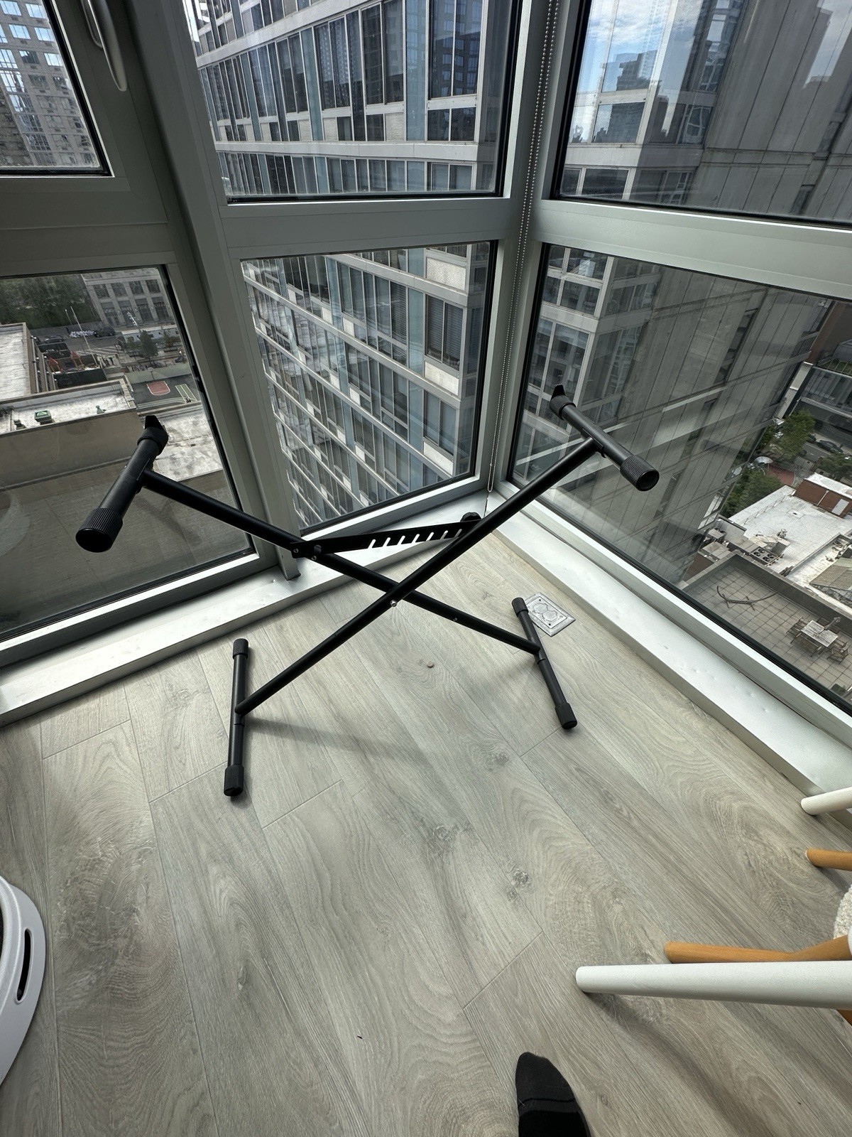 GLEAM Keyboard Stand - Digital Piano Stand, Single X Style, Black (Capacity: 100