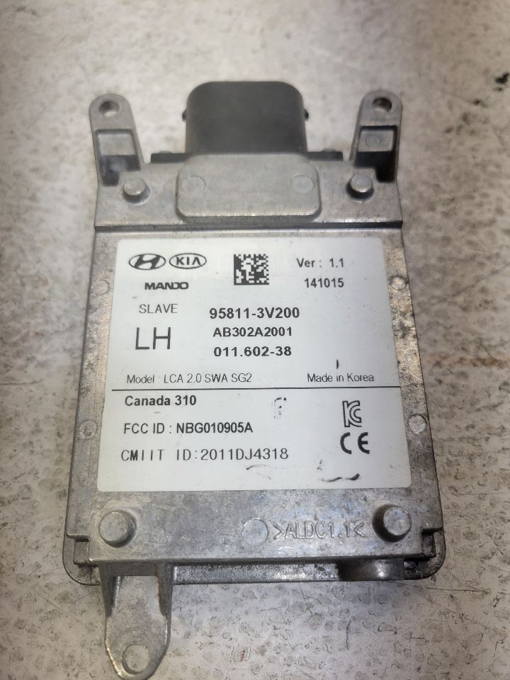 2015 Hyundai Azera Driver Blind Spot Monitor Alert Radar 95811-3V200
