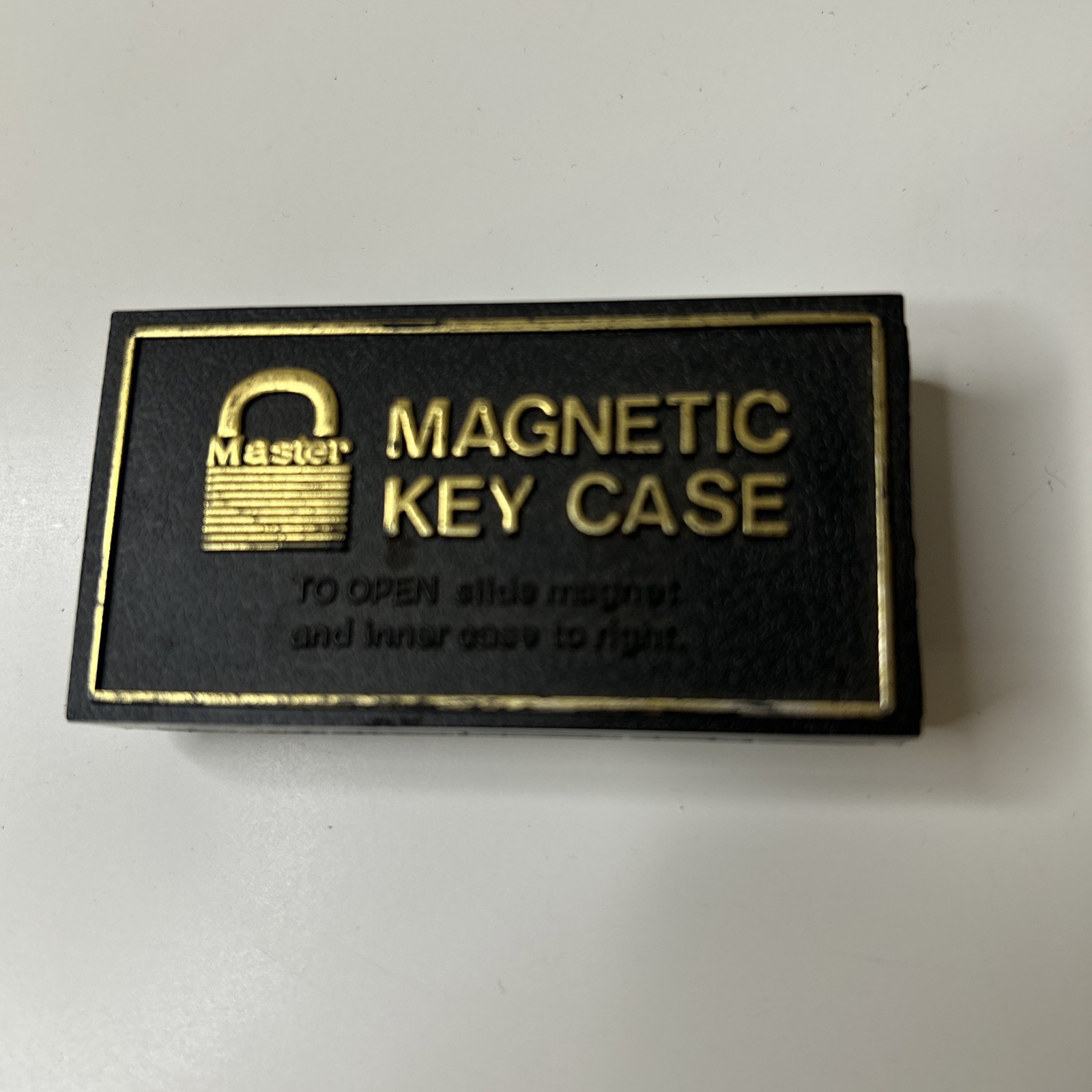 Magnet key Case Locker safe hide the key  By Master Lock