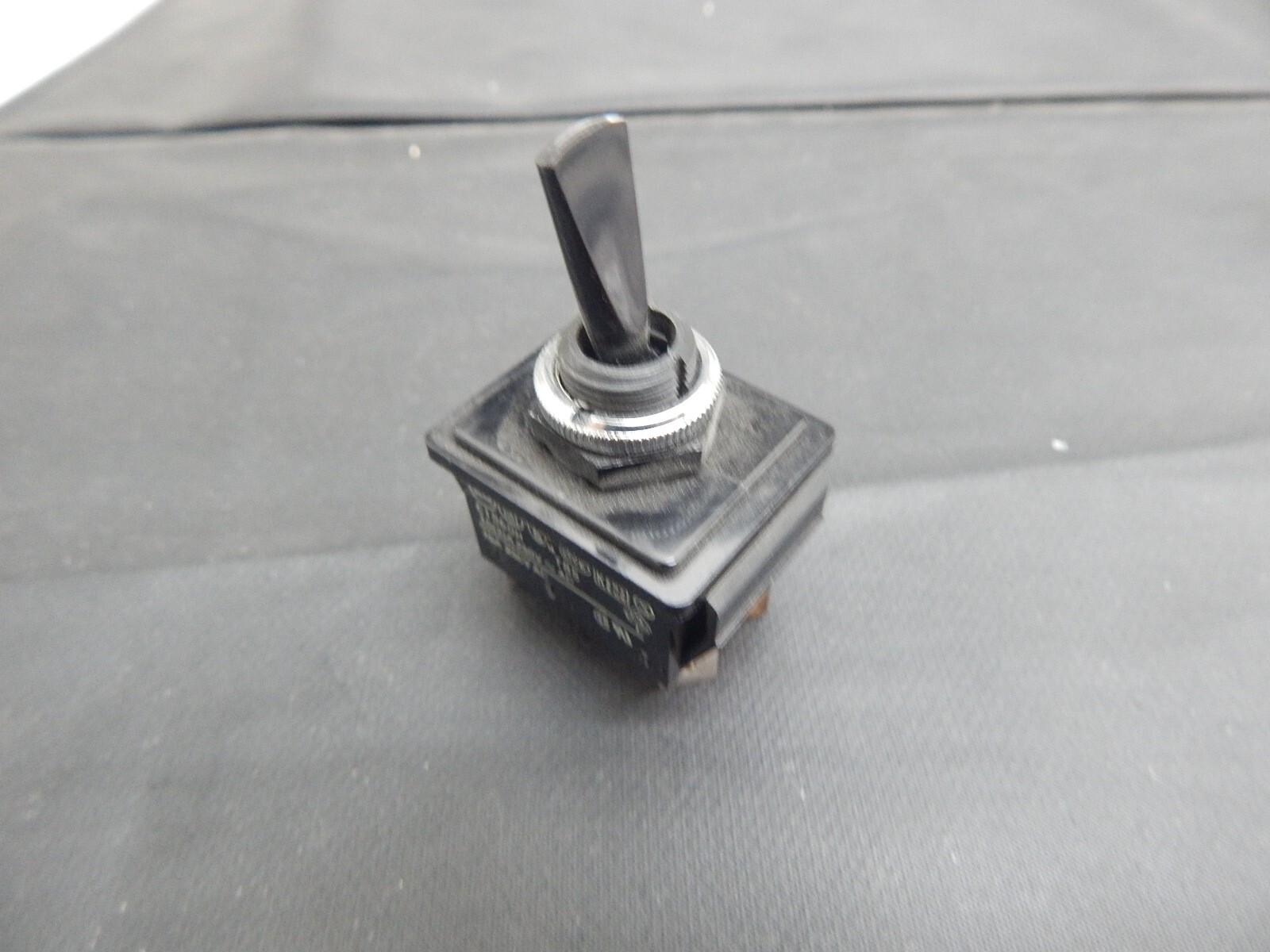 ARCOELECTRIC C1860H TOGGLE SWITCH - USA SELLER FAST SHIPPING