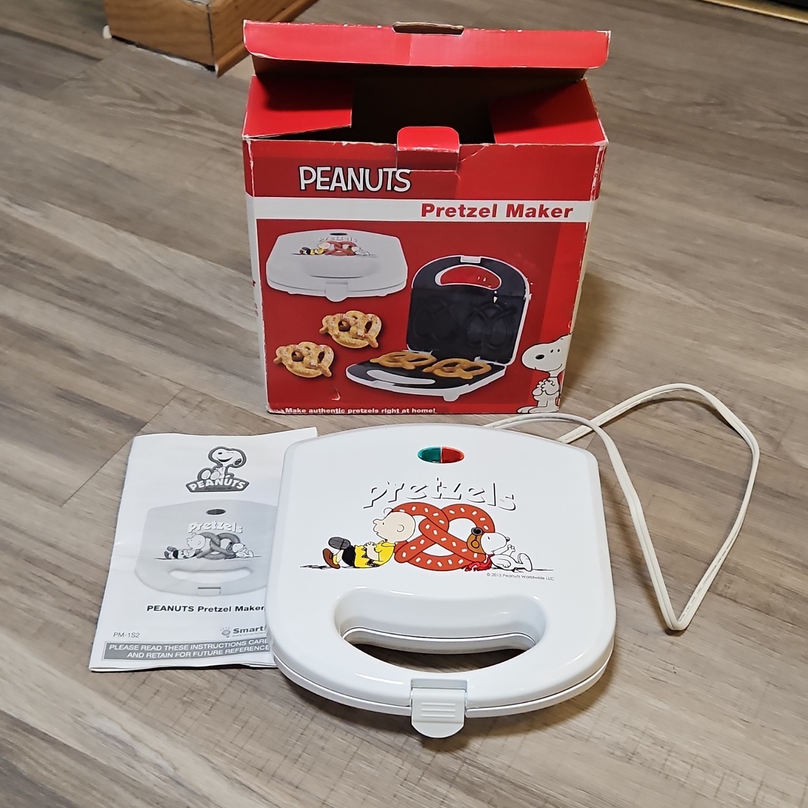 Smart Planet PEANUTS Pretzel Maker PM-1S2 Electric 1000W White