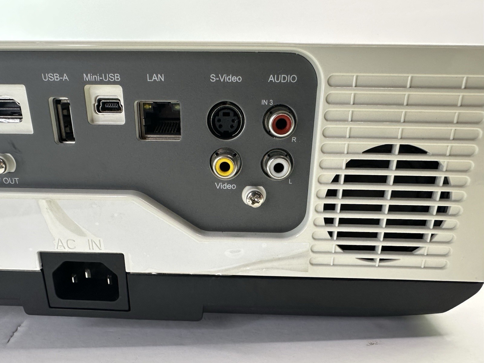 BoxLight P5 WX31NST 3LCD Projector Tested/working