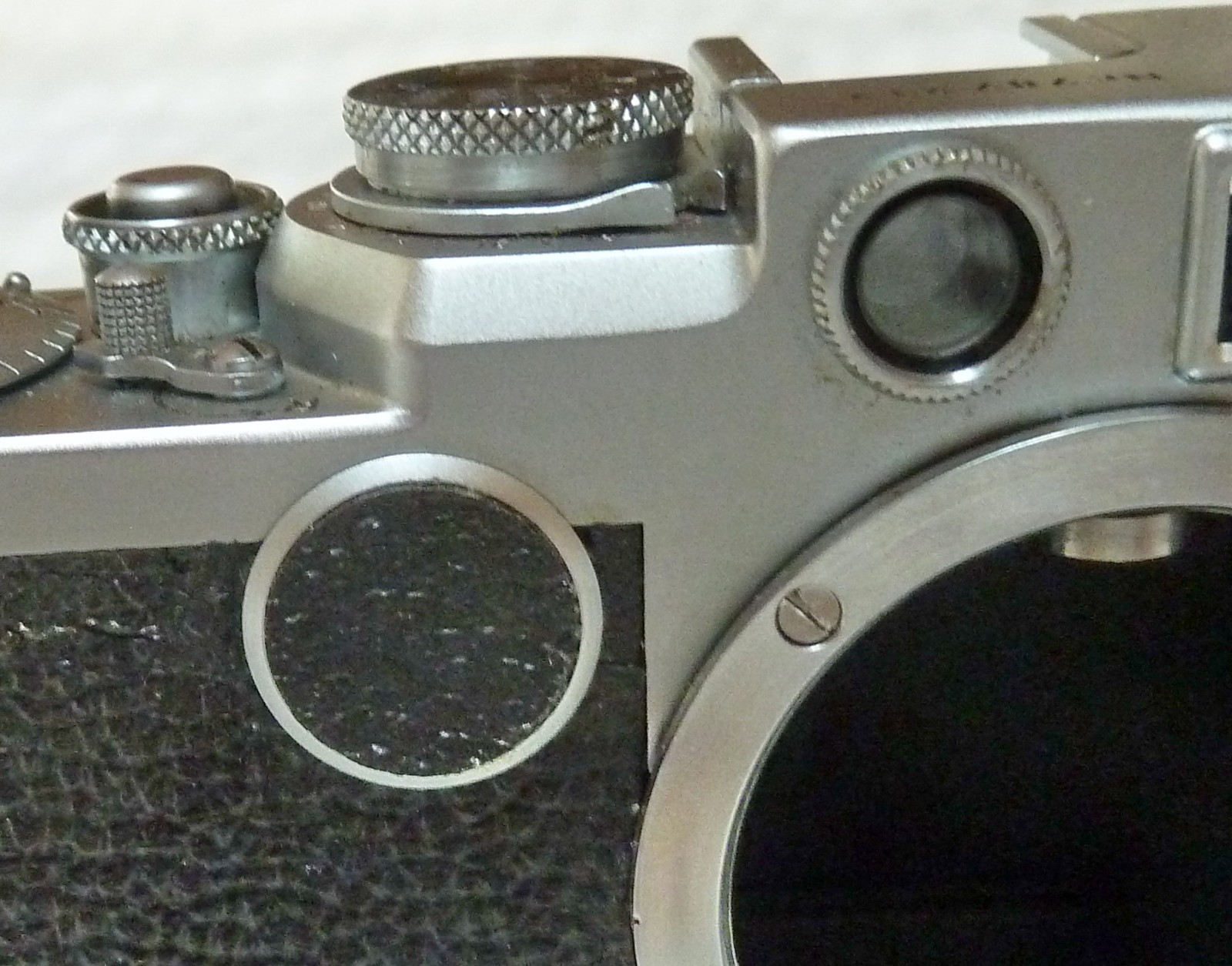 Leica Round Leatherettes with flash contact for 2F Camera