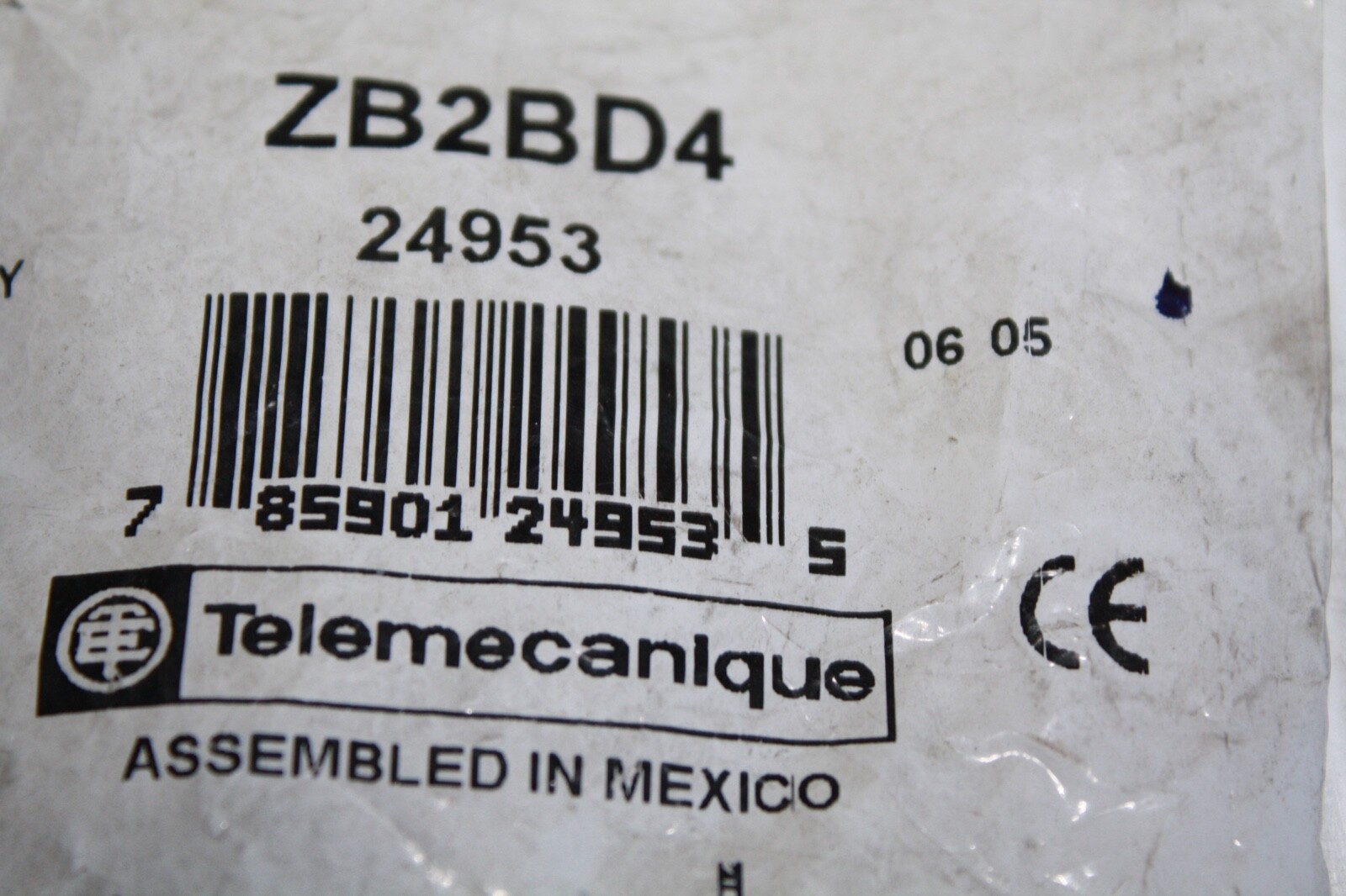 TELEMECANIQUE ZB2BD4 TWO POSITION SELECTOR SWITCH SPRING RETURN