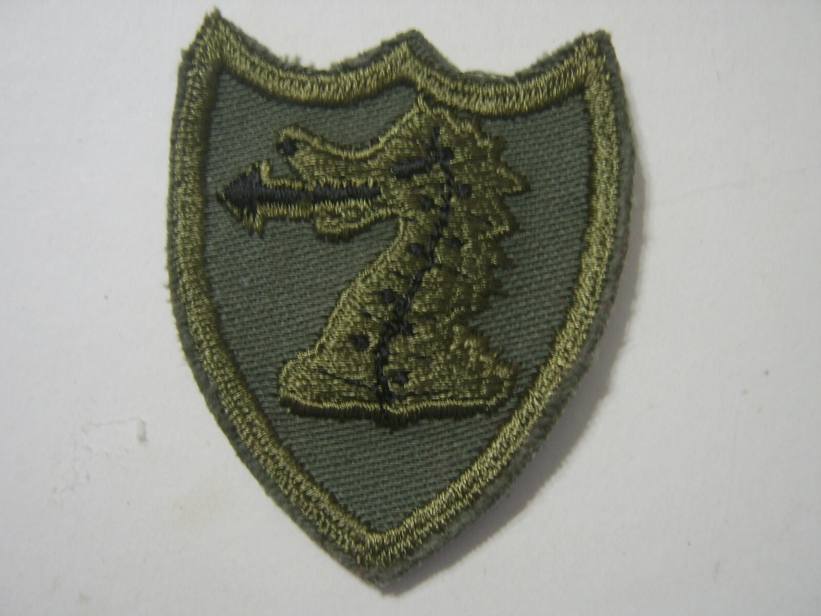 114th ARTILLERY REGIMENT PATCH - VIETNAM WAR ERA SUBDUED NOS :KY21-1