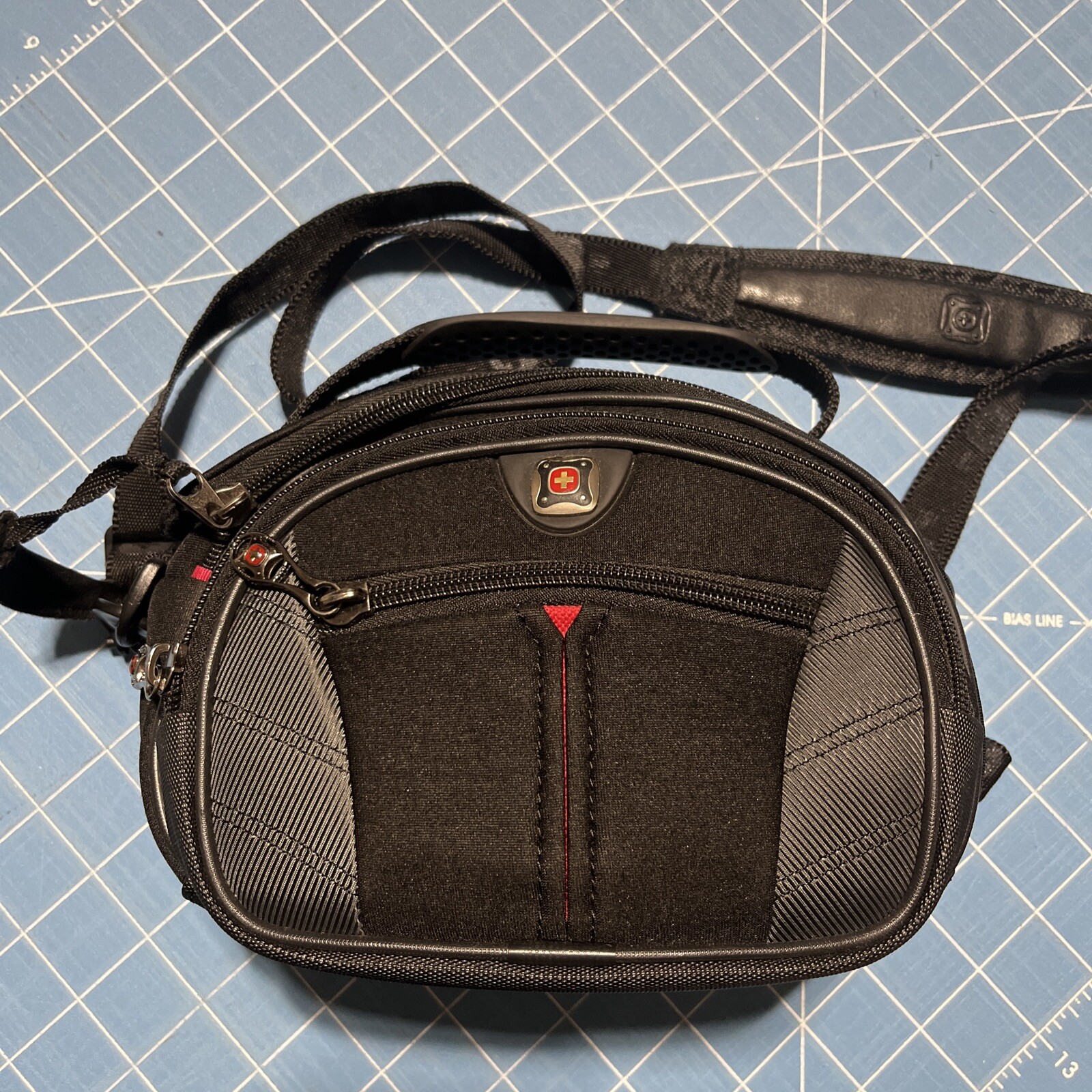 Swiss Gear Wenger The Sherpa Padded Camera Bag With Strap 8’ x 4.5’in x 5.5’in