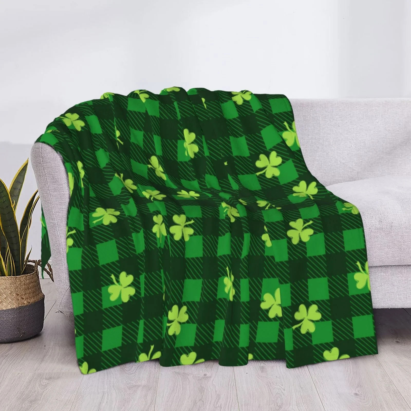 Happy St Patrick's Day Pattern Fleece Throw Blanket Soft Cozy Irish Gift